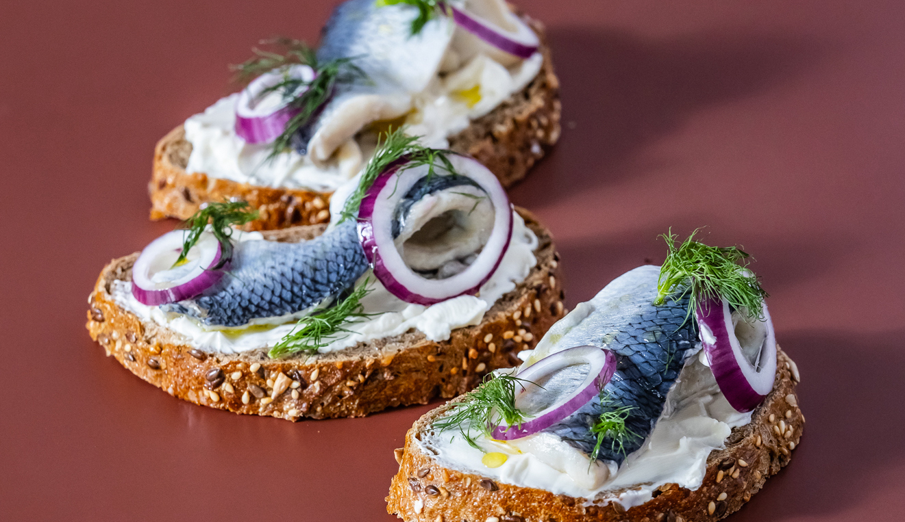 Pácolt heringes smørrebrød - Dánia ízei